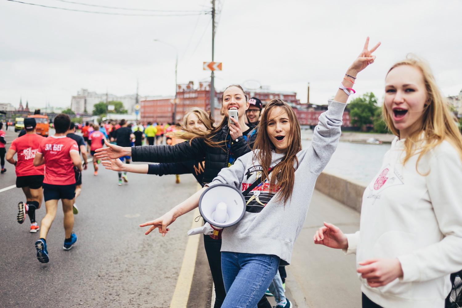 Московские люди. Счастливые люди в Москве. Москва люди. Московский человек. Красивые люди в Москве.